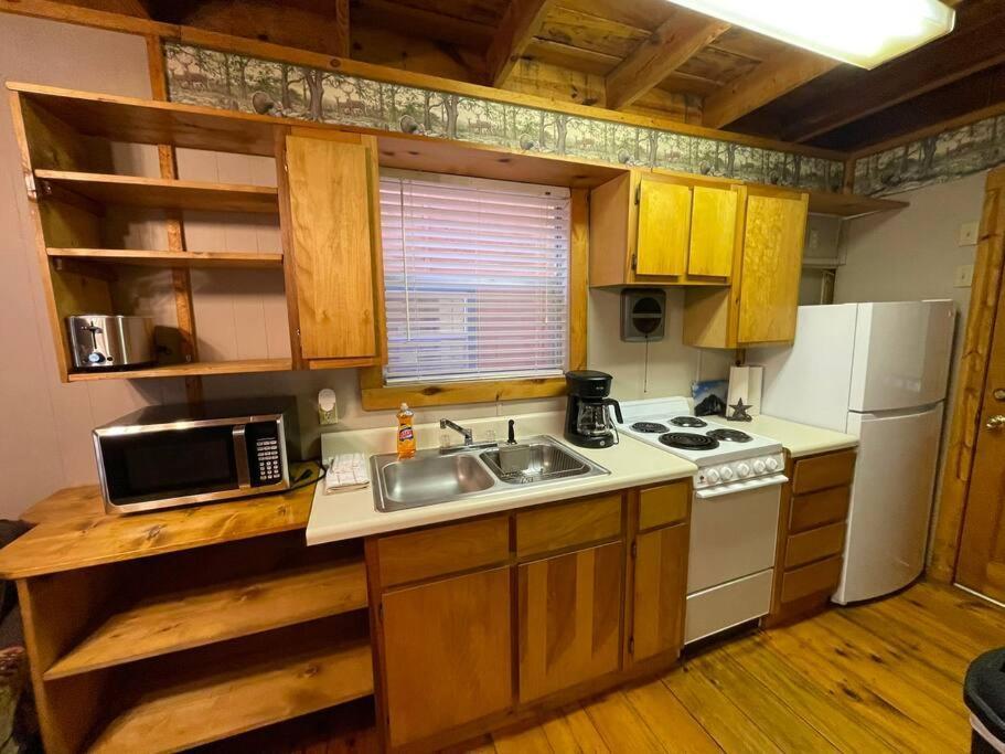 Oktoberfest Themed Cabin In Woods Stream #14 Helen Luaran gambar