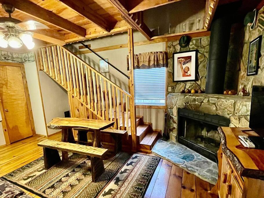 Oktoberfest Themed Cabin In Woods Stream #14 Helen Luaran gambar