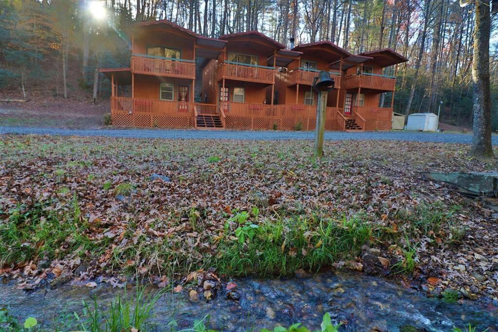 Oktoberfest Themed Cabin In Woods Stream #14 Helen Luaran gambar