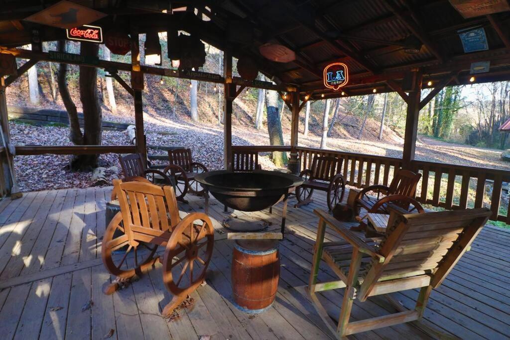 Oktoberfest Themed Cabin In Woods Stream #14 Helen Luaran gambar