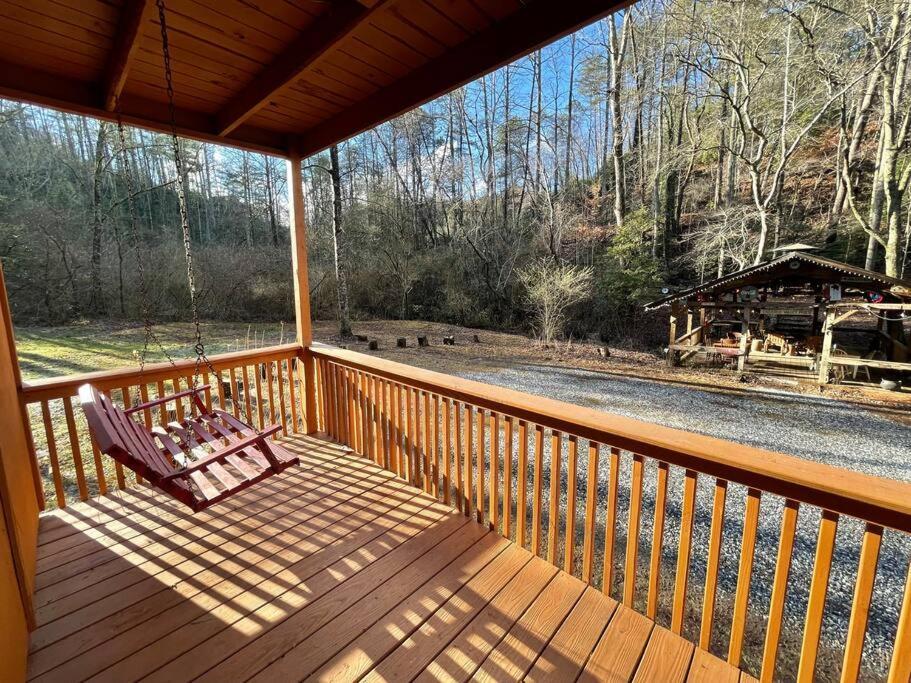 Oktoberfest Themed Cabin In Woods Stream #14 Helen Luaran gambar